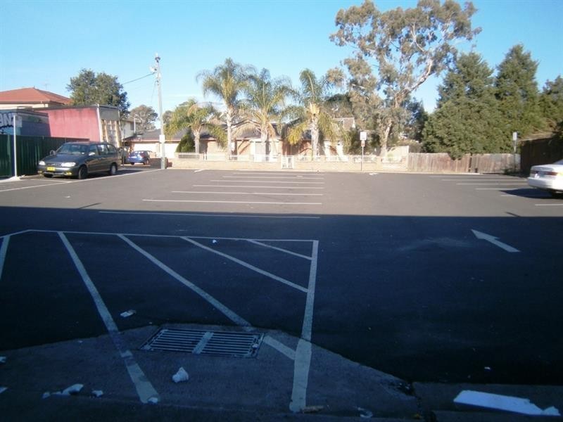 80 Railway Pde, Glenfield NSW 2167