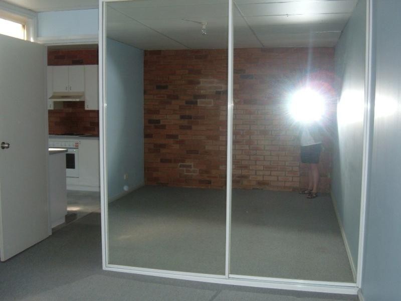 78 Railway Pde, Glenfield NSW 2167