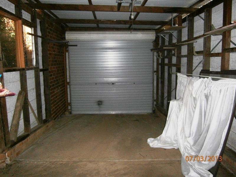 8 Balimo Pl, Glenfield NSW 2167