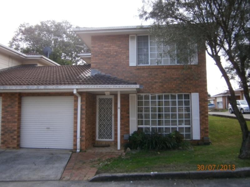 14/4 JACQUINOT  Pl, Glenfield NSW 2167