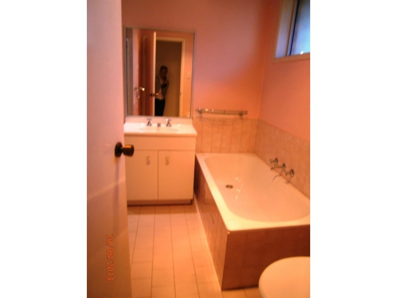 14/4 JACQUINOT  Pl, Glenfield NSW 2167