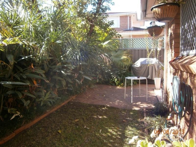 14/4 JACQUINOT  Pl, Glenfield NSW 2167