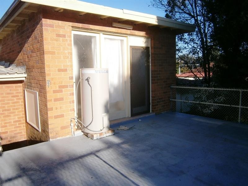 2A Chesham Pde, Glenfield NSW 2167