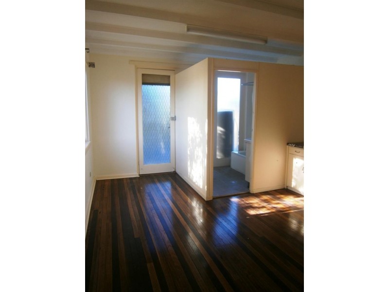 2A Chesham Pde, Glenfield NSW 2167