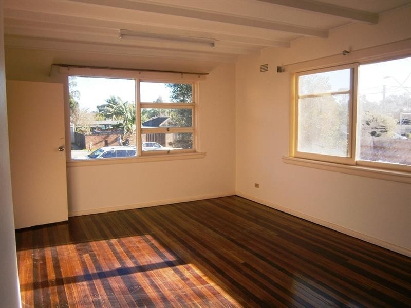 2A Chesham Pde, Glenfield NSW 2167