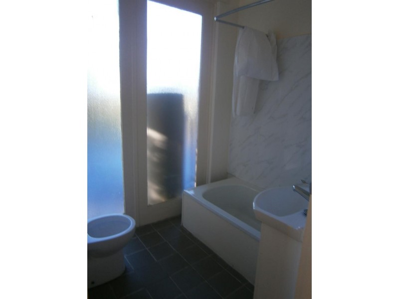 2A Chesham Pde, Glenfield NSW 2167