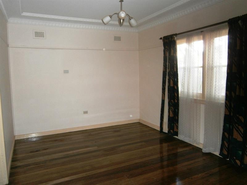 12A Belmont Road, Glenfield NSW 2167