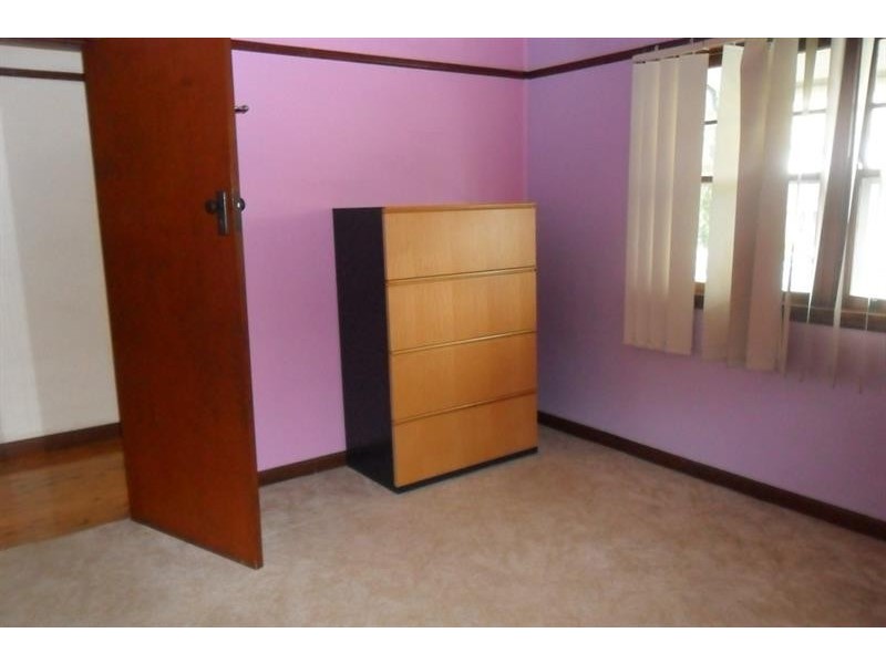 102 Canterbury Rd, Glenfield NSW 2167