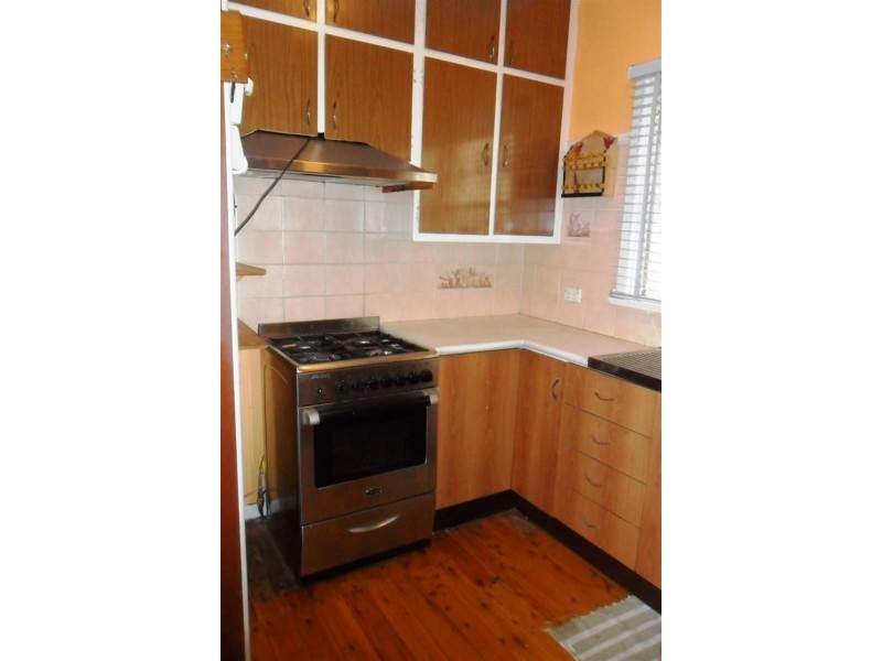 102 Canterbury Rd, Glenfield NSW 2167