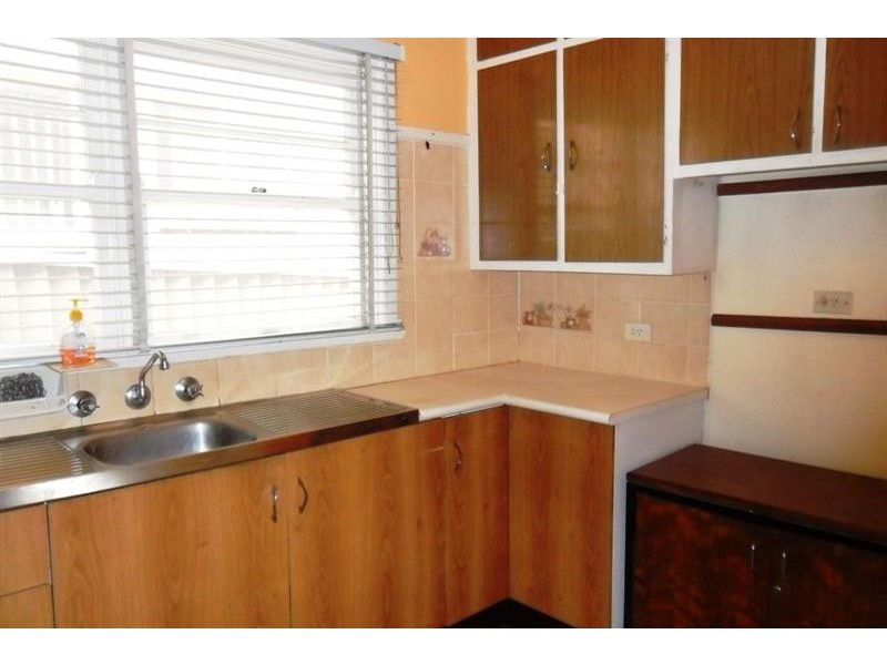 102 Canterbury Rd, Glenfield NSW 2167