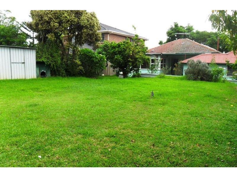 102 Canterbury Rd, Glenfield NSW 2167