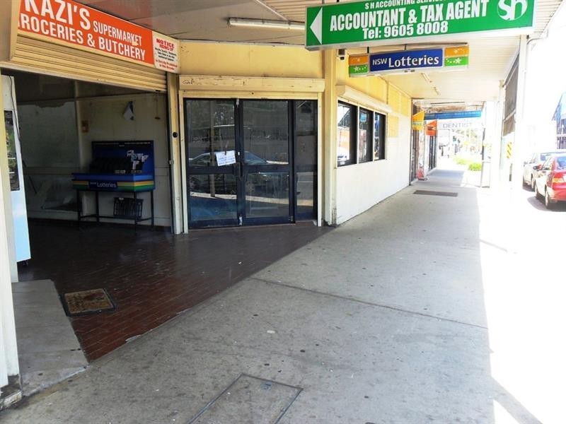 80 Railway Pde, Glenfield NSW 2167