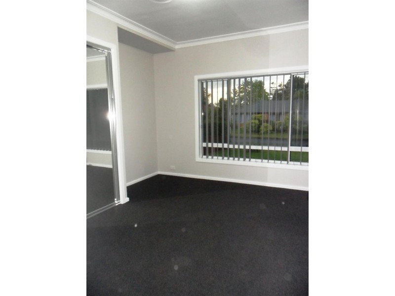 9 Alexander Crescent, Macquarie Fields NSW 2564