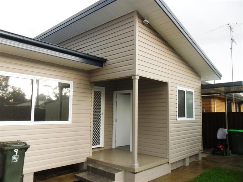 9 Alexander Crescent, Macquarie Fields NSW 2564