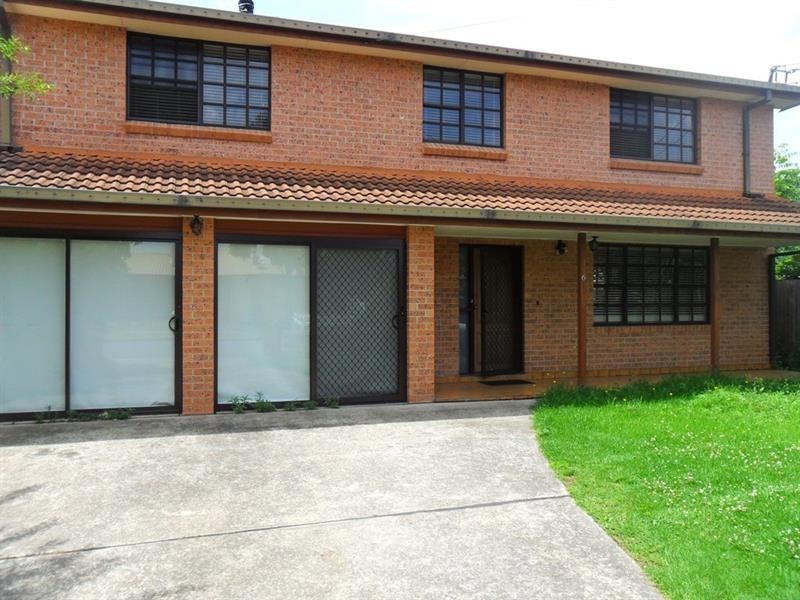 6 Chrysanthemum Ave, Casula NSW 2170