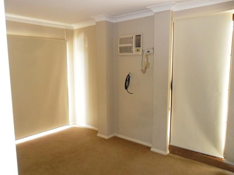 6 Chrysanthemum Ave, Casula NSW 2170