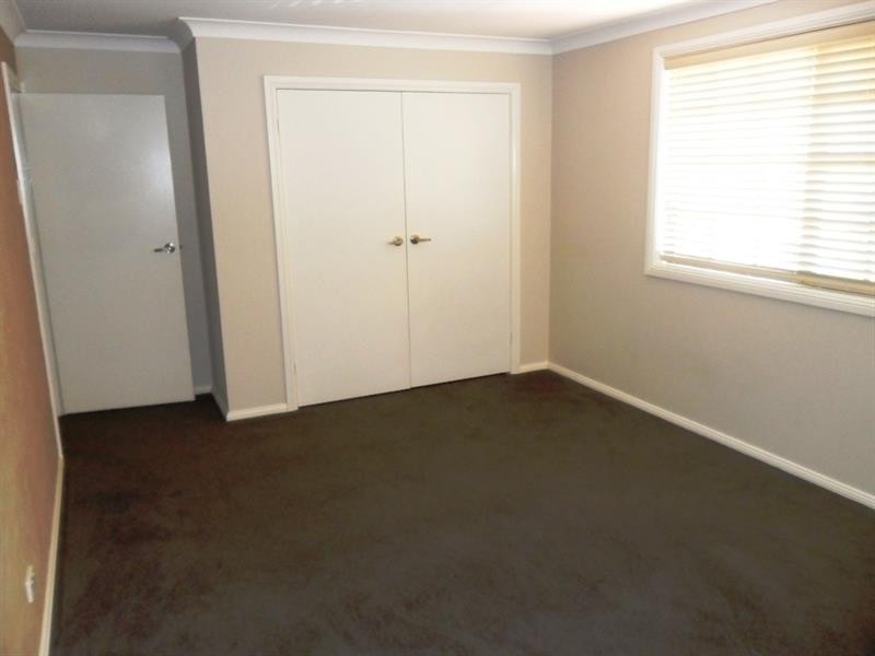 6 Chrysanthemum Ave, Casula NSW 2170