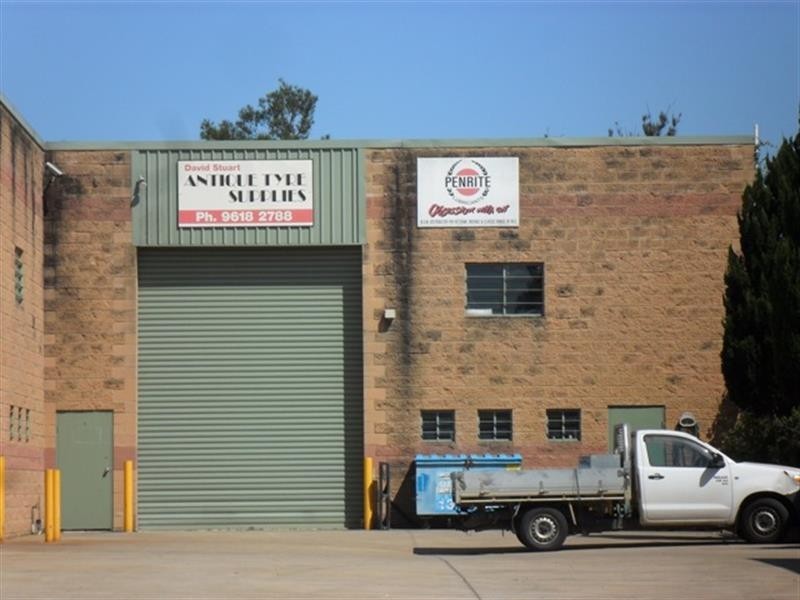 15 Bosci Rd, Ingleburn NSW 2565