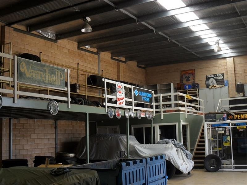 15 Bosci Rd, Ingleburn NSW 2565