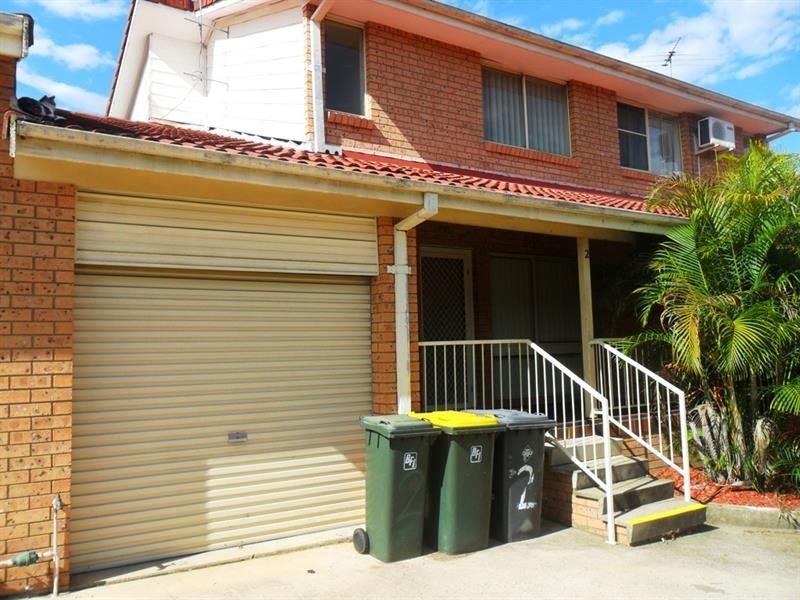 2/63 Canterbury Rd, Glenfield NSW 2167