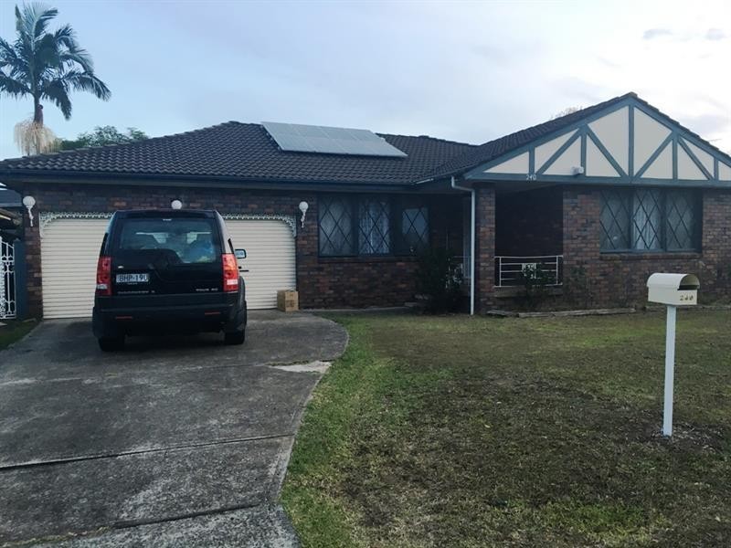 240 Harrow Rd, Glenfield NSW 2167