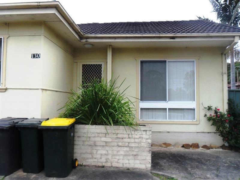 130 Railway Pde, Glenfield NSW 2167