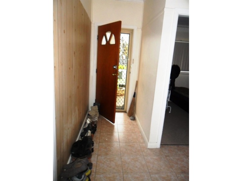 130 Railway Pde, Glenfield NSW 2167