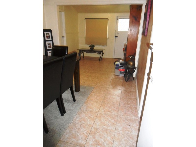 130 Railway Pde, Glenfield NSW 2167