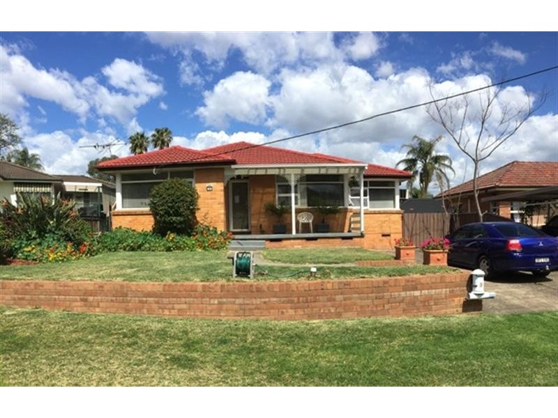 3 Grahame Ave, Glenfield NSW 2167
