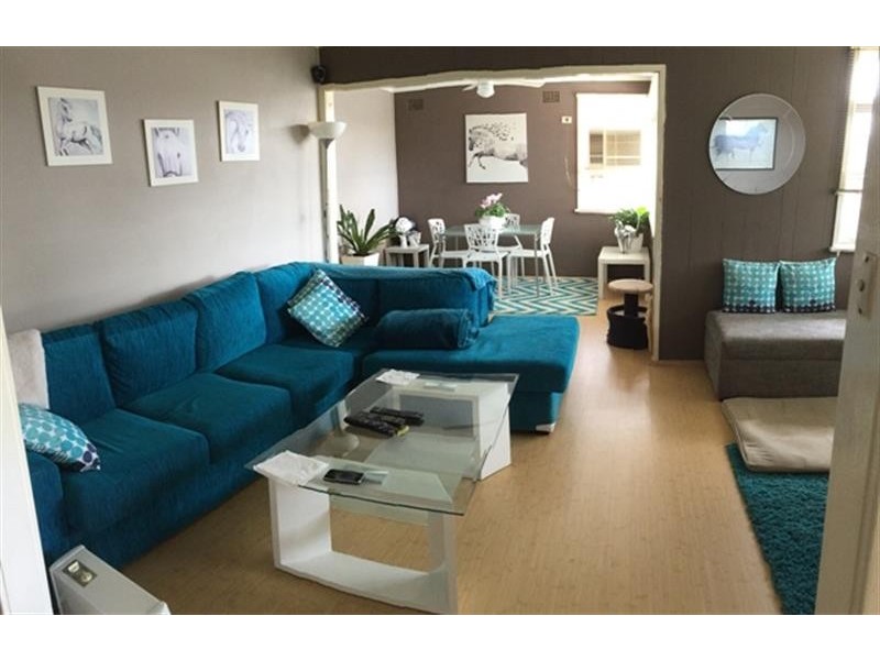3 Grahame Ave, Glenfield NSW 2167