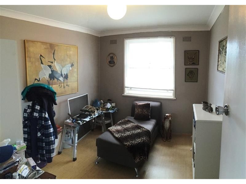 3 Grahame Ave, Glenfield NSW 2167