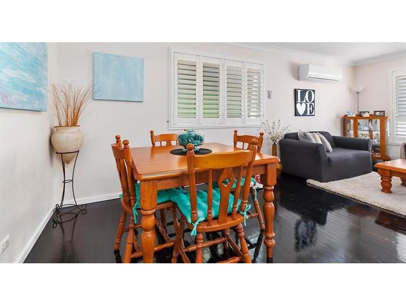 14 Stirling Pl, Glenfield NSW 2167