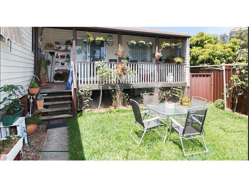 14a Stirling Pl, Glenfield NSW 2167
