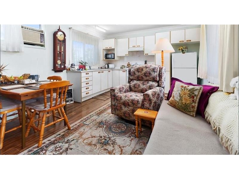 14a Stirling Pl, Glenfield NSW 2167