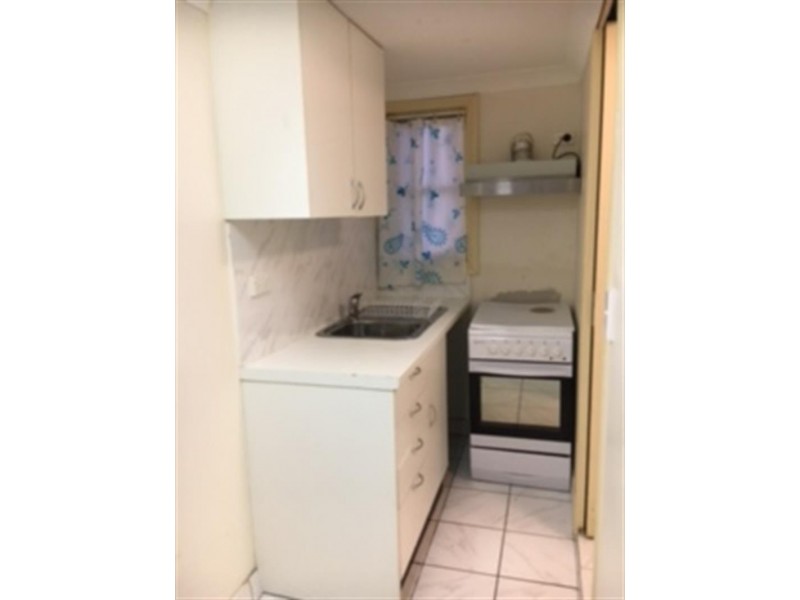 12 Belmont Rd, Glenfield NSW 2167