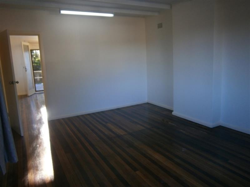 2A Chesham Pde, Glenfield NSW 2167