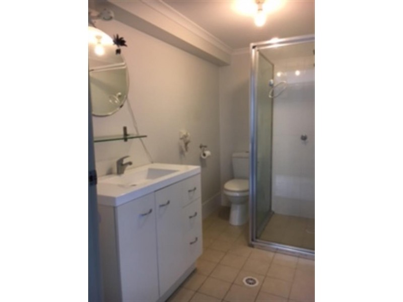 127A Harrow Rd, Glenfield NSW 2167
