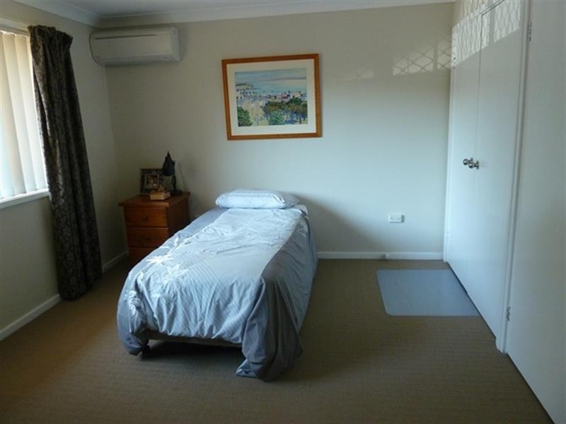 13/6 Jacquinot Pl, Glenfield NSW 2167