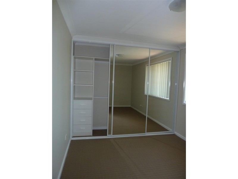 13/6 Jacquinot Pl, Glenfield NSW 2167
