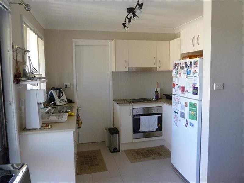 13/6 Jacquinot Pl, Glenfield NSW 2167