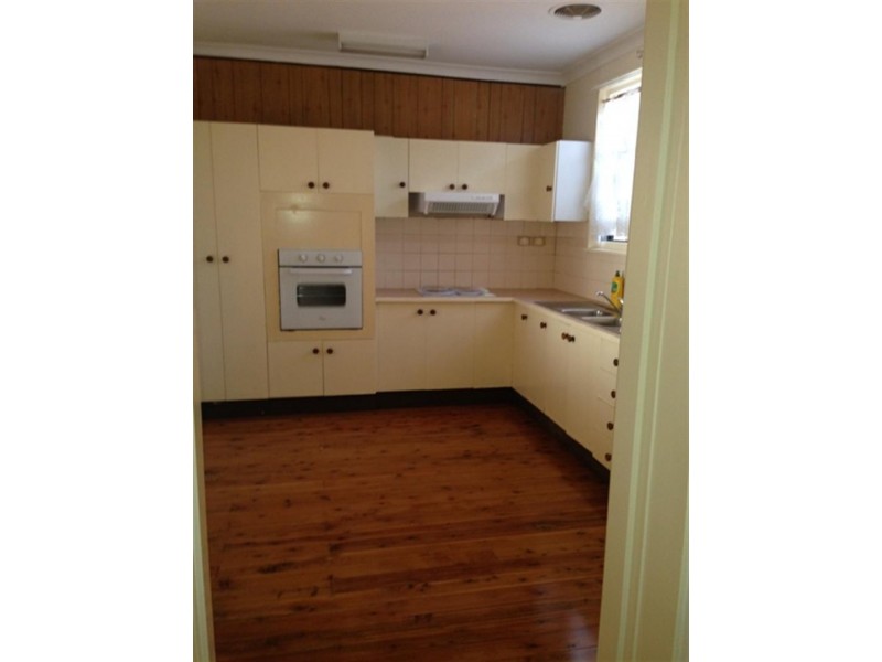 2  Chesham  Parade, Glenfield NSW 2167