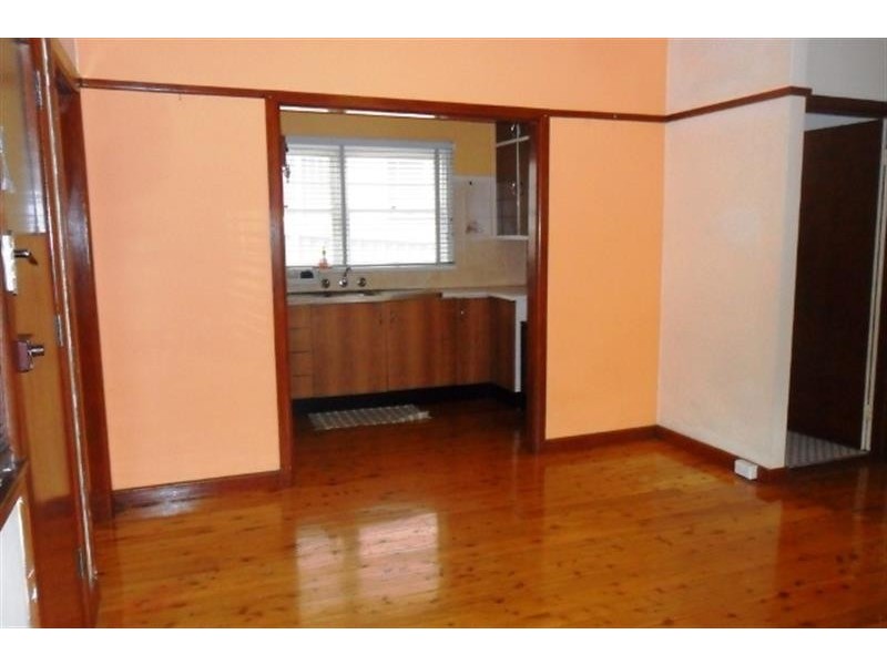 102 Canterbury Rd, Glenfield NSW 2167