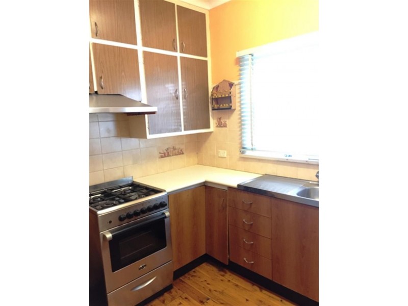 102 Canterbury Rd, Glenfield NSW 2167