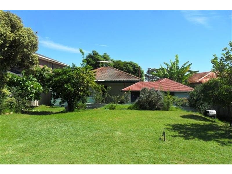 102 Canterbury Rd, Glenfield NSW 2167