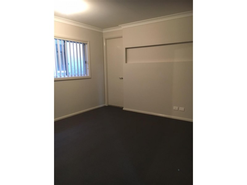 16 Stafford St, Minto NSW 2566