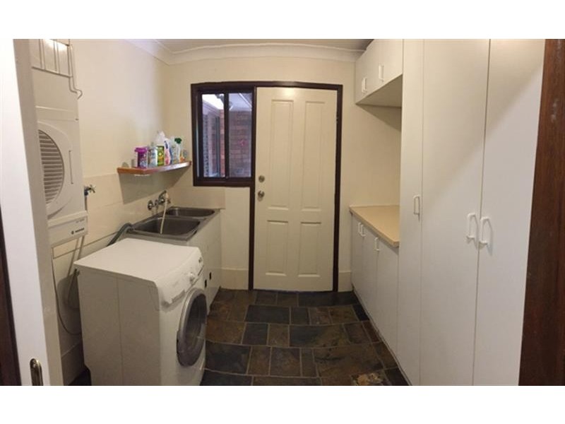 6 Buin Place, Glenfield NSW 2167