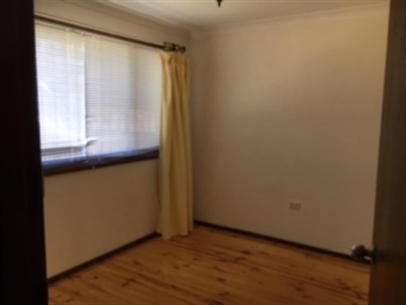 240 Harrow Road, Glenfield NSW 2167