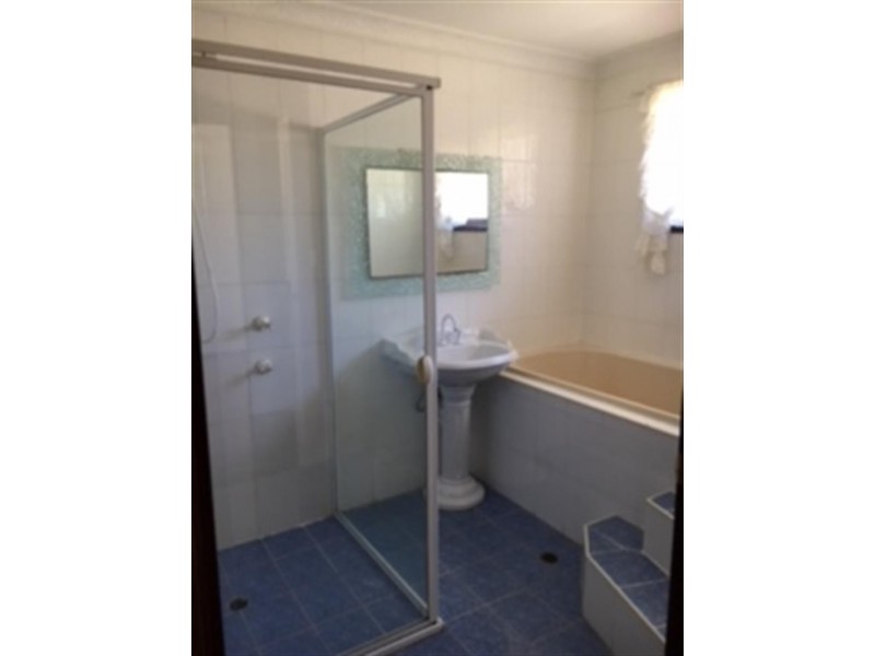 240 Harrow Road, Glenfield NSW 2167