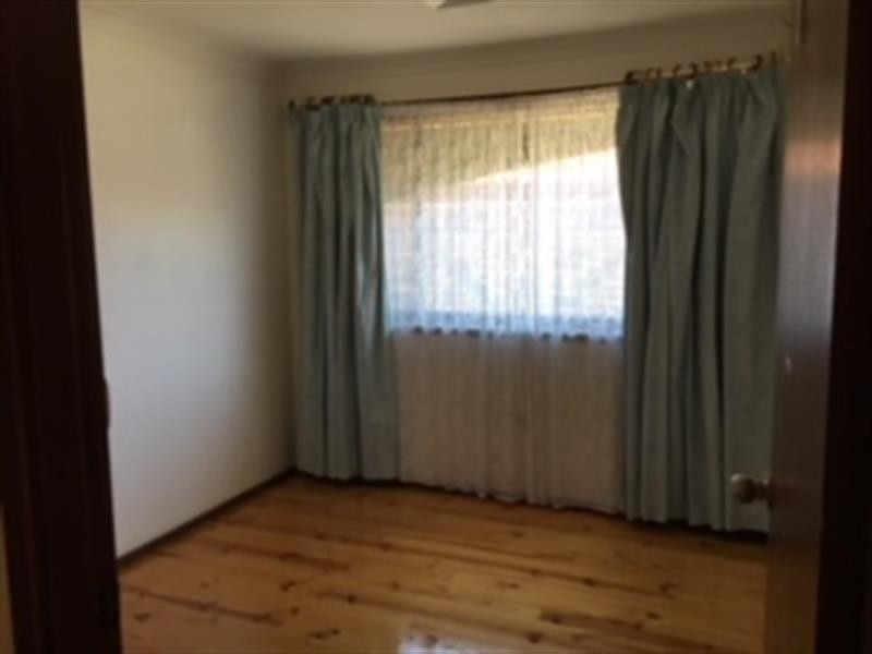 240 Harrow Road, Glenfield NSW 2167