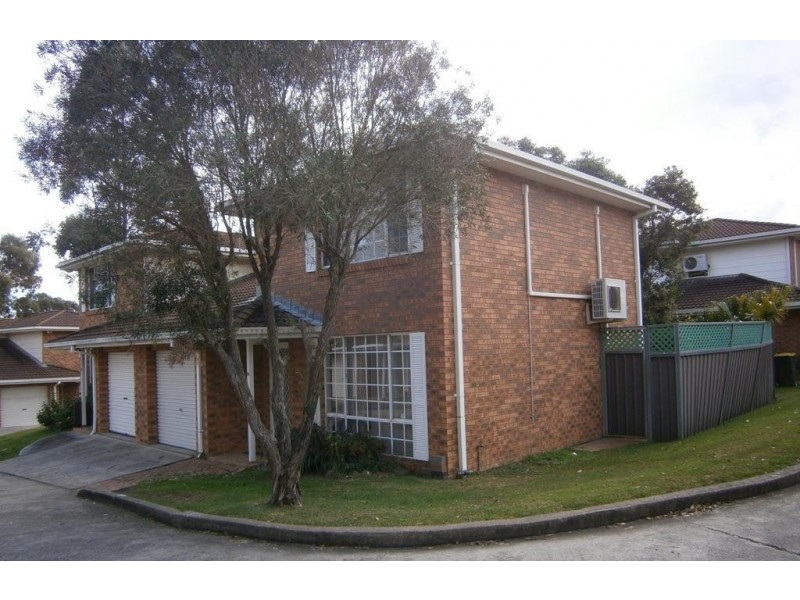 14/4 Jacquinot Place, Glenfield NSW 2167